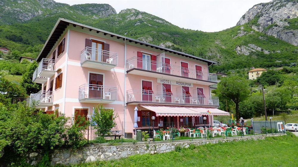 Hotel Rosalpina Riva del Garda Extérieur photo