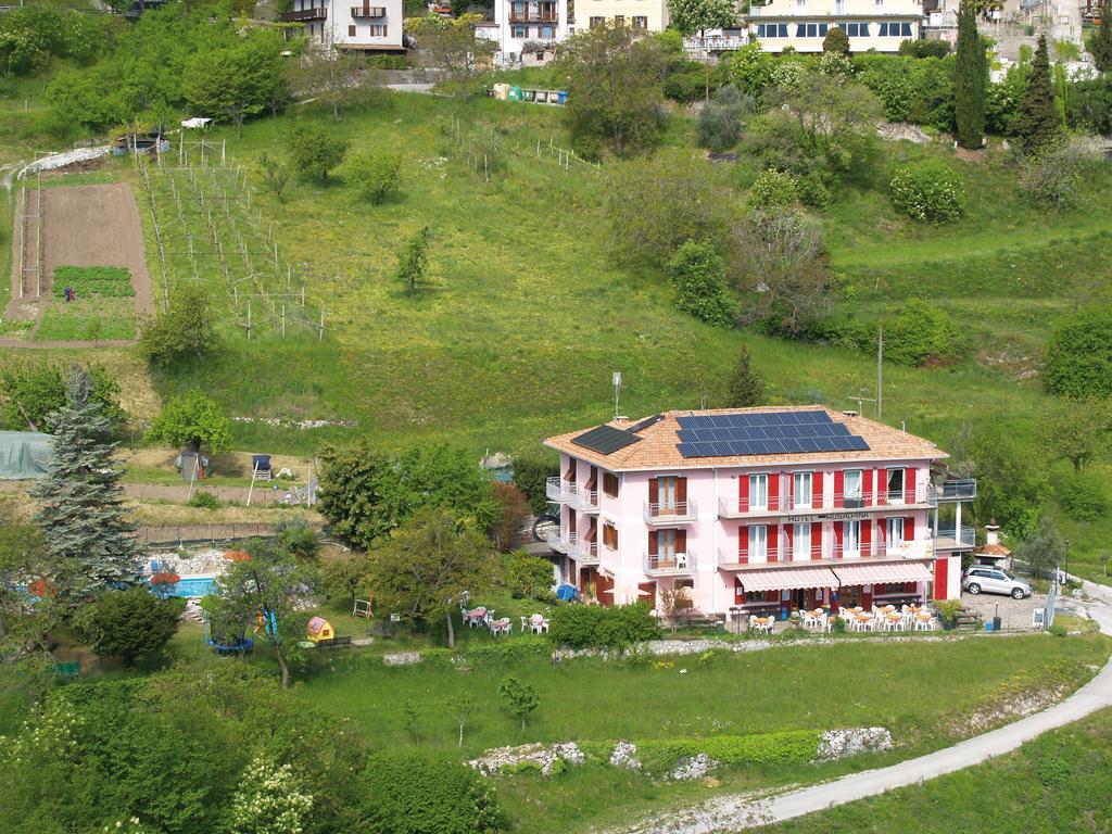 Hotel Rosalpina Riva del Garda Extérieur photo