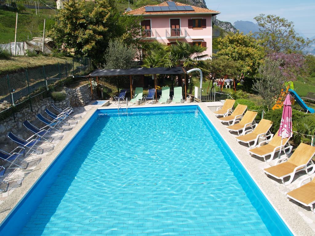 Hotel Rosalpina Riva del Garda Extérieur photo