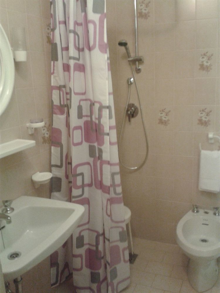 Hotel Rosalpina Riva del Garda Extérieur photo